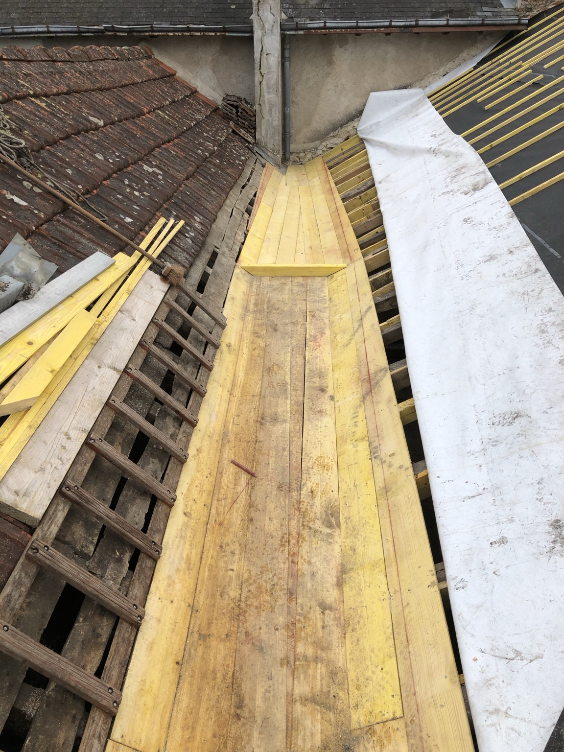 Vue d’ensemble de la nouvelle fonçure avant la pose du zinc
